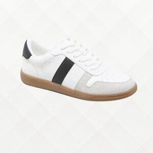 Universal Thread Nikita Wide Width Fashion Sneakers • White • 7.5 • NWT•
